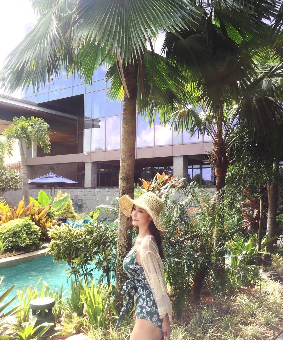 Cover 1770416310 1716